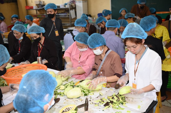 Dharma talk The lineage of Vietnamese Pure-Land Sect in the 102nd Seven-Day Retreat