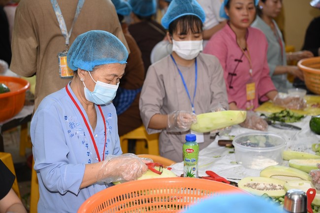 Dharma talk The lineage of Vietnamese Pure-Land Sect in the 102nd Seven-Day Retreat