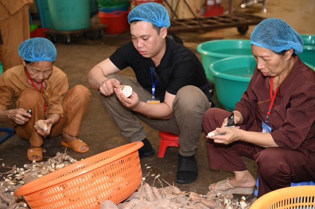 Dharma talk The lineage of Vietnamese Pure-Land Sect in the 102nd Seven-Day Retreat