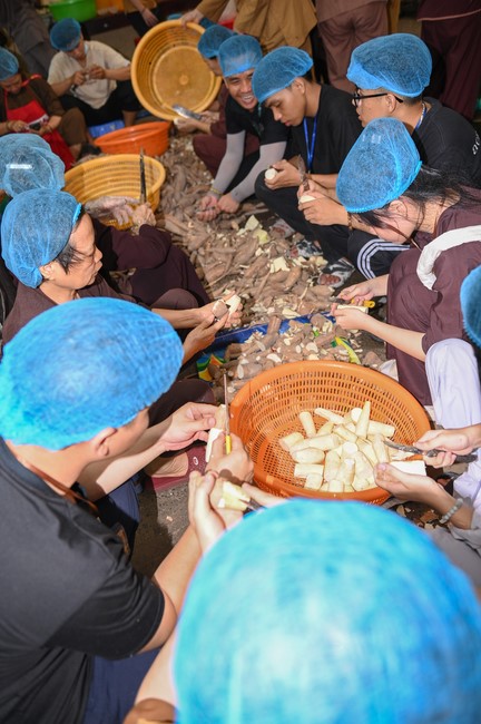 Dharma talk The lineage of Vietnamese Pure-Land Sect in the 102nd Seven-Day Retreat