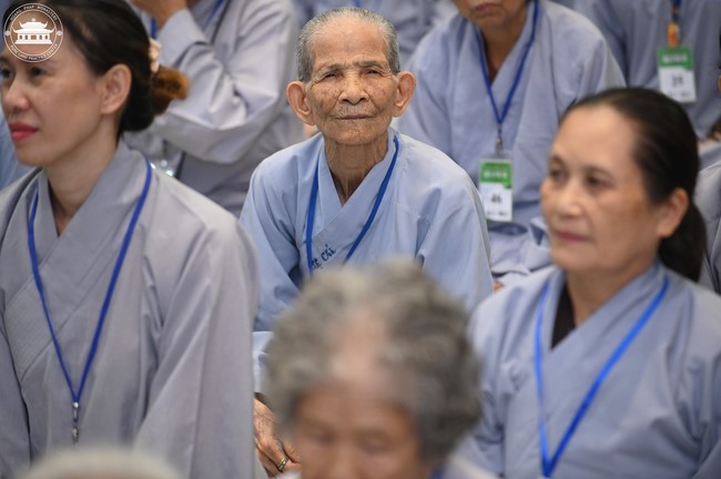 Dharma talk The lineage of Vietnamese Pure-Land Sect in the 102nd Seven-Day Retreat