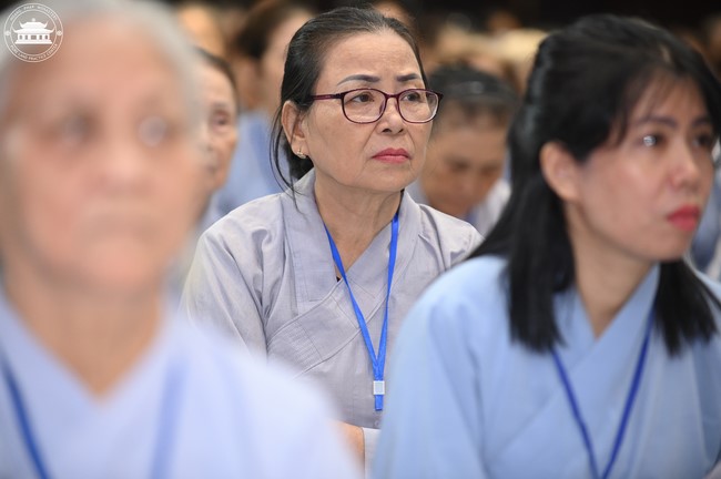 Dharma talk The lineage of Vietnamese Pure-Land Sect in the 102nd Seven-Day Retreat