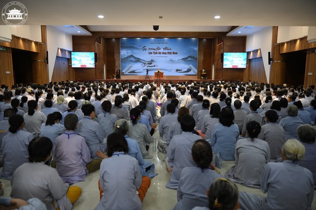 Dharma talk The lineage of Vietnamese Pure-Land Sect in the 102nd Seven-Day Retreat