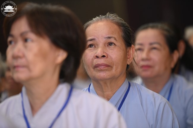 Dharma talk The lineage of Vietnamese Pure-Land Sect in the 102nd Seven-Day Retreat