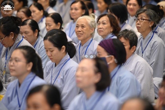 Dharma talk The lineage of Vietnamese Pure-Land Sect in the 102nd Seven-Day Retreat