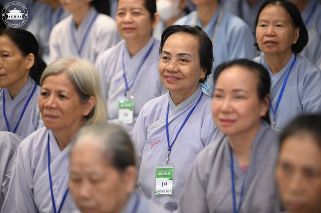 Dharma talk The lineage of Vietnamese Pure-Land Sect in the 102nd Seven-Day Retreat