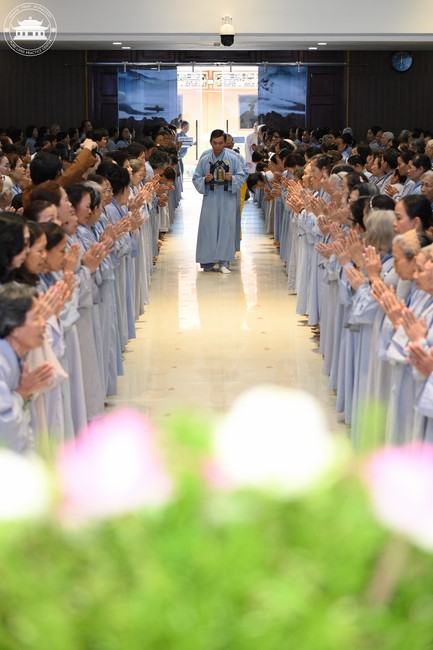 Dharma talk The lineage of Vietnamese Pure-Land Sect in the 102nd Seven-Day Retreat