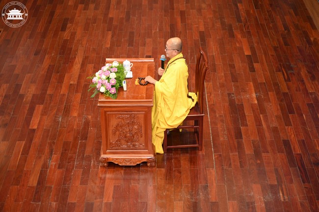Dharma talk The lineage of Vietnamese Pure-Land Sect in the 102nd Seven-Day Retreat