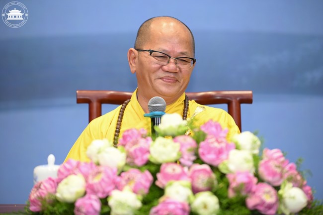 Dharma talk The lineage of Vietnamese Pure-Land Sect in the 102nd Seven-Day Retreat