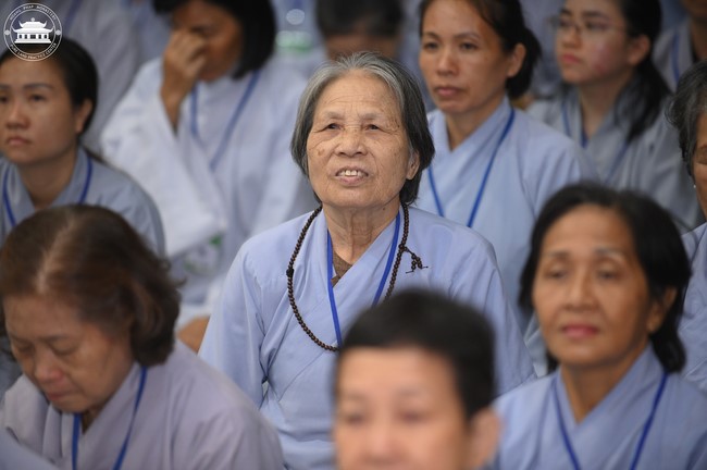 Dharma talk The lineage of Vietnamese Pure-Land Sect in the 102nd Seven-Day Retreat