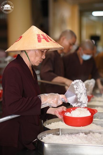 Dharma talk The lineage of Vietnamese Pure-Land Sect in the 102nd Seven-Day Retreat