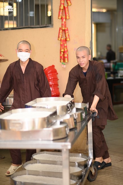 Dharma talk The lineage of Vietnamese Pure-Land Sect in the 102nd Seven-Day Retreat