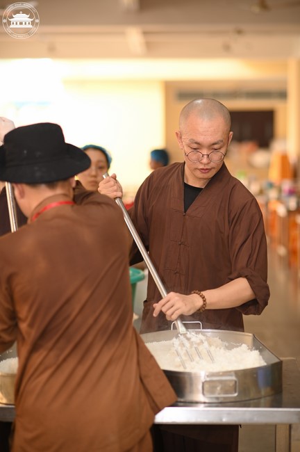 Dharma talk The lineage of Vietnamese Pure-Land Sect in the 102nd Seven-Day Retreat