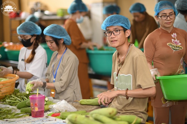 Dharma talk The lineage of Vietnamese Pure-Land Sect in the 102nd Seven-Day Retreat