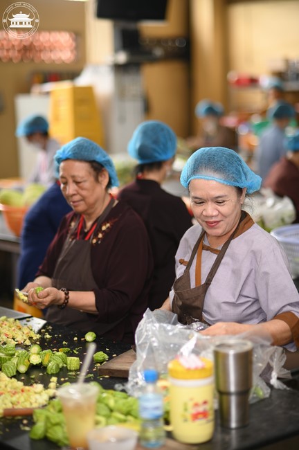 Dharma talk The lineage of Vietnamese Pure-Land Sect in the 102nd Seven-Day Retreat