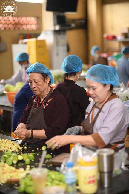 Dharma talk The lineage of Vietnamese Pure-Land Sect in the 102nd Seven-Day Retreat