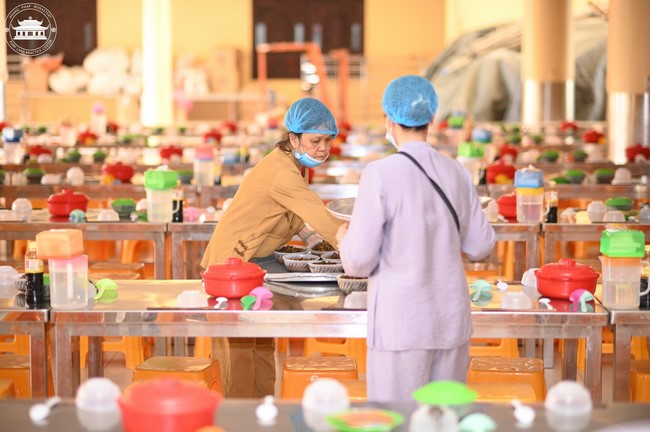 Dharma talk The lineage of Vietnamese Pure-Land Sect in the 102nd Seven-Day Retreat