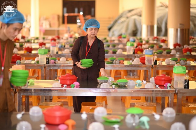 Dharma talk The lineage of Vietnamese Pure-Land Sect in the 102nd Seven-Day Retreat