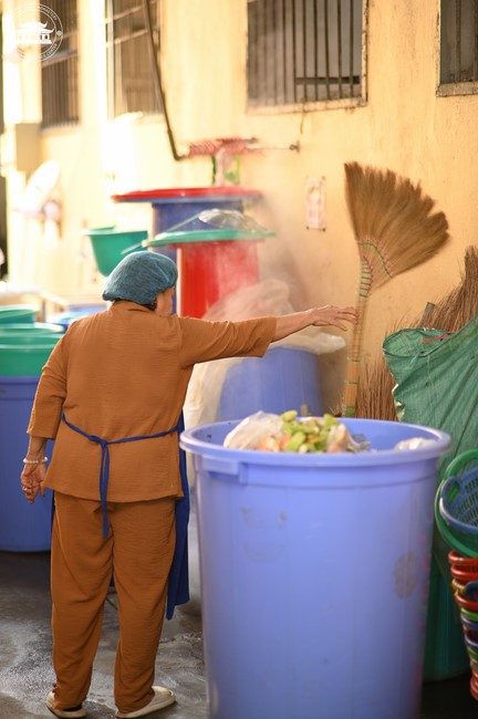 Dharma talk The lineage of Vietnamese Pure-Land Sect in the 102nd Seven-Day Retreat