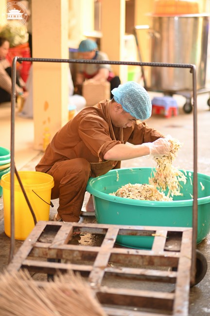 Dharma talk The lineage of Vietnamese Pure-Land Sect in the 102nd Seven-Day Retreat