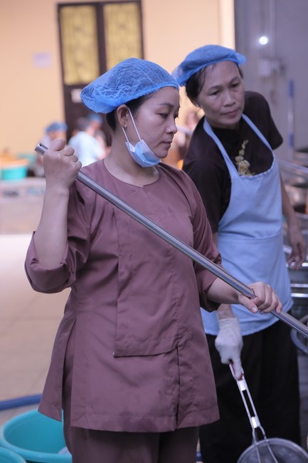 Dharma talk The lineage of Vietnamese Pure-Land Sect in the 102nd Seven-Day Retreat