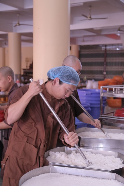 Dharma talk Practice transforming sufferings in the 102nd Seven-day Retreat