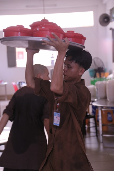 Dharma talk Practice transforming sufferings in the 102nd Seven-day Retreat