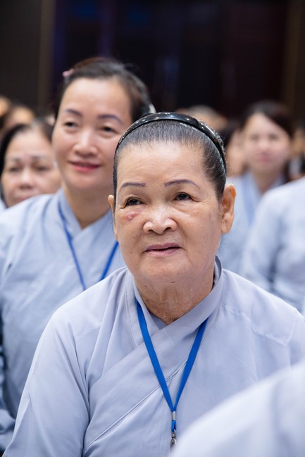 Dharma talk Practice transforming sufferings in the 102nd Seven-day Retreat