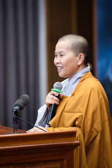 Dharma talk Practice transforming sufferings in the 102nd Seven-day Retreat