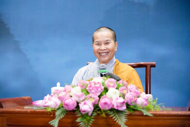 Dharma talk Practice transforming sufferings in the 102nd Seven-day Retreat
