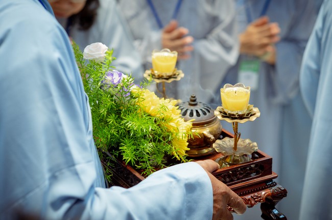 Dharma talk Practice transforming sufferings in the 102nd Seven-day Retreat