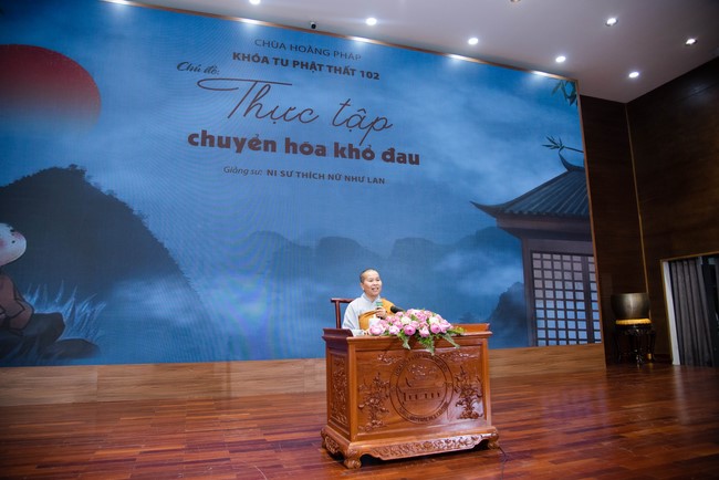 Dharma talk Practice transforming sufferings in the 102nd Seven-day Retreat