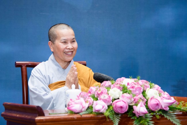 Dharma talk Practice transforming sufferings in the 102nd Seven-day Retreat