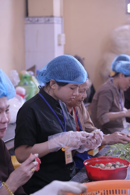 Dharma talk Practice transforming sufferings in the 102nd Seven-day Retreat