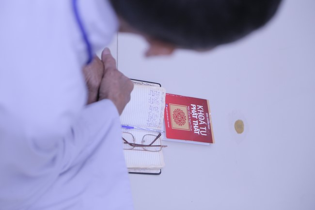 Dharma talk Buddha's name reciting being the way back to the tranquility in the 102nd Seven-Day Retreat