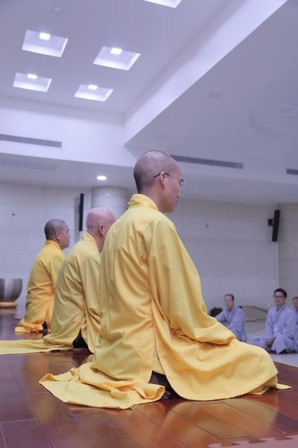 Dharma talk Buddha's name reciting being the way back to the tranquility in the 102nd Seven-Day Retreat