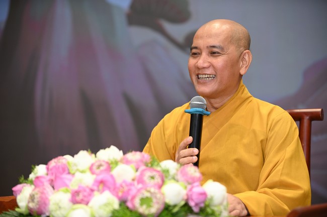 Dharma talk Buddha's name reciting being the way back to the tranquility in the 102nd Seven-Day Retreat