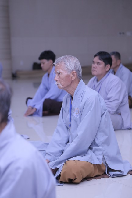 Dharma talk Buddha's name reciting being the way back to the tranquility in the 102nd Seven-Day Retreat