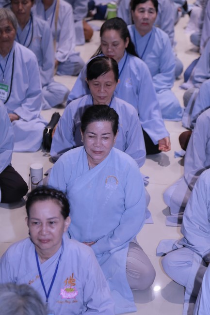 Dharma talk Buddha's name reciting being the way back to the tranquility in the 102nd Seven-Day Retreat