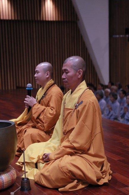 Dharma talk Buddha's name reciting being the way back to the tranquility in the 102nd Seven-Day Retreat