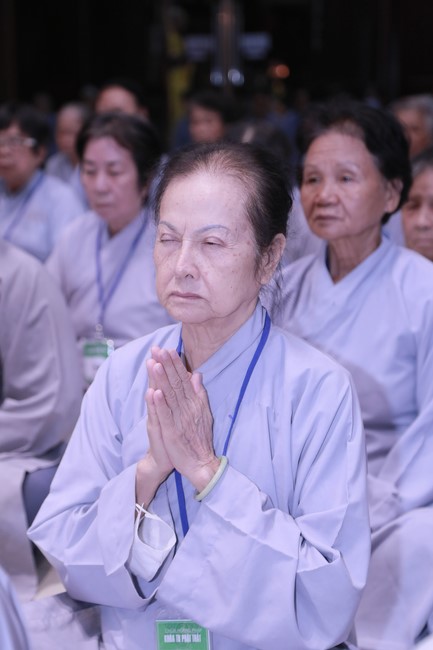 Dharma talk Buddha's name reciting being the way back to the tranquility in the 102nd Seven-Day Retreat