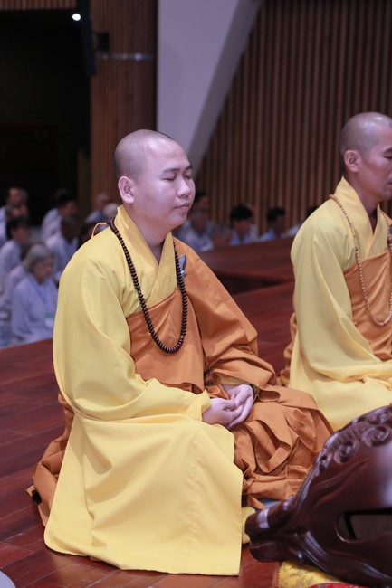 Dharma talk Buddha's name reciting being the way back to the tranquility in the 102nd Seven-Day Retreat