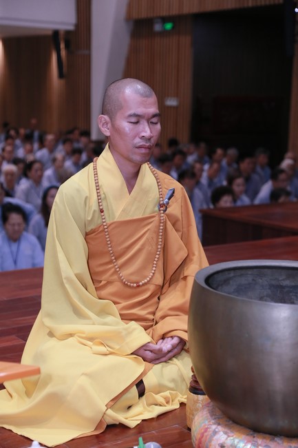 Dharma talk Buddha's name reciting being the way back to the tranquility in the 102nd Seven-Day Retreat