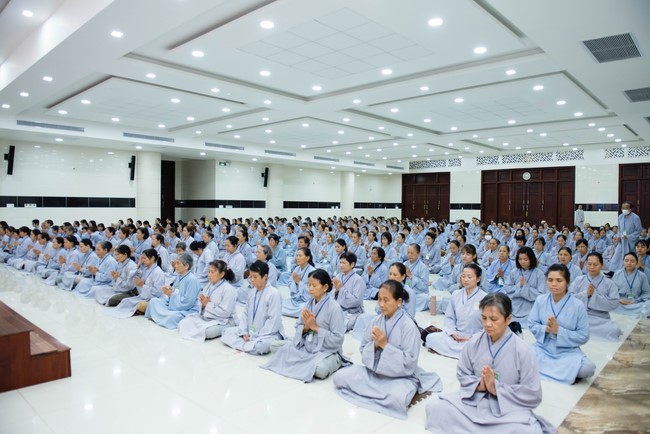 Dharma talk Buddha's name reciting being the way back to the tranquility in the 102nd Seven-Day Retreat