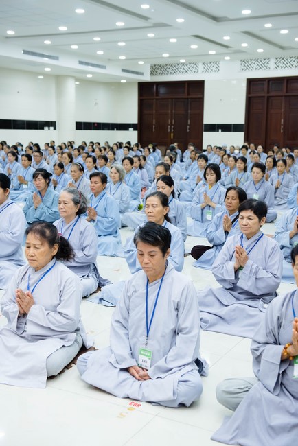 Dharma talk Buddha's name reciting being the way back to the tranquility in the 102nd Seven-Day Retreat