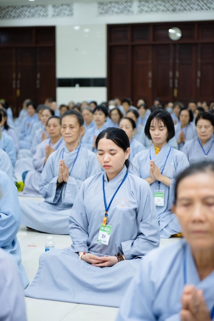 Dharma talk Buddha's name reciting being the way back to the tranquility in the 102nd Seven-Day Retreat