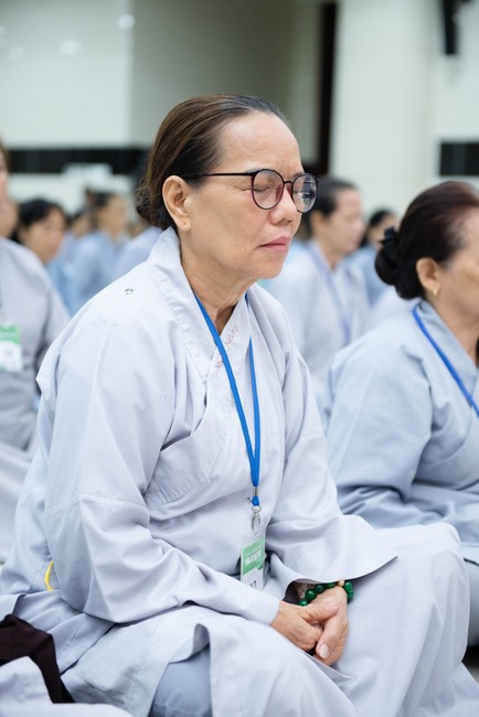 Dharma talk Buddha's name reciting being the way back to the tranquility in the 102nd Seven-Day Retreat