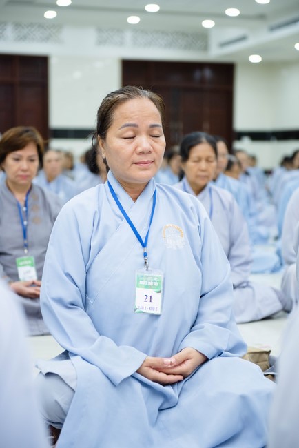 Dharma talk Buddha's name reciting being the way back to the tranquility in the 102nd Seven-Day Retreat