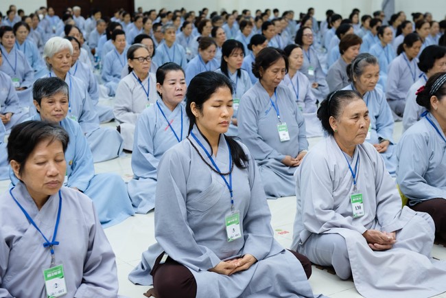 Dharma talk Buddha's name reciting being the way back to the tranquility in the 102nd Seven-Day Retreat