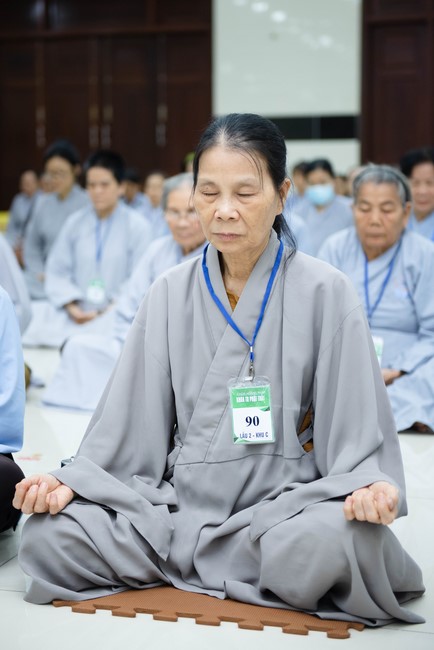 Dharma talk Buddha's name reciting being the way back to the tranquility in the 102nd Seven-Day Retreat
